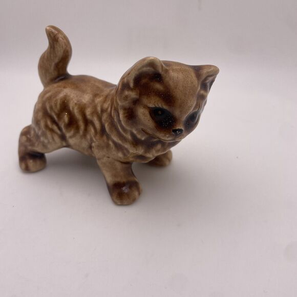 Vintage Ceramic Brown Cat Eyelashes Figurine Sweet Face Tail Up High - Picture 3 of 7